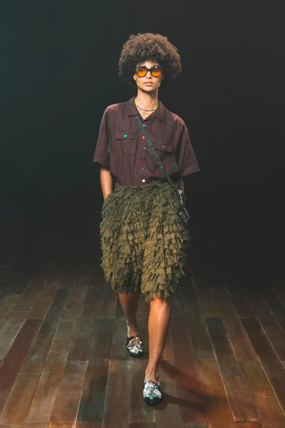 Look 3